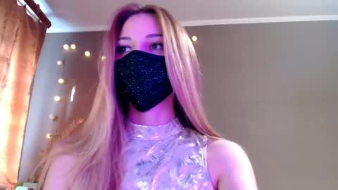 Lily online show from May 11, 4:04 pm