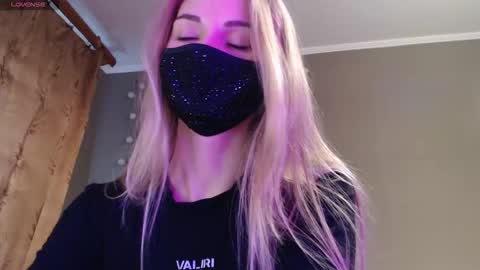 Lily online show from September 24, 3:41 pm