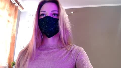 Lily online show from April 4, 1:40 pm