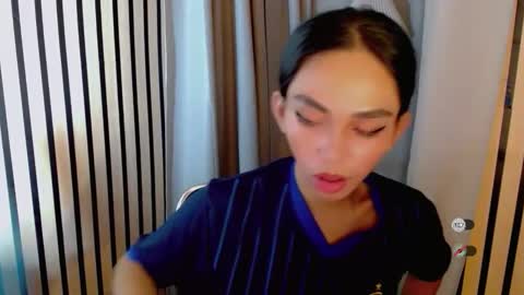 IRISH AND TRIXIE online show from March 29, 8:38 am