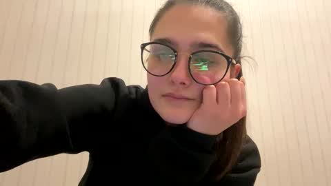 irisss31 online show from February 7, 7:38 pm