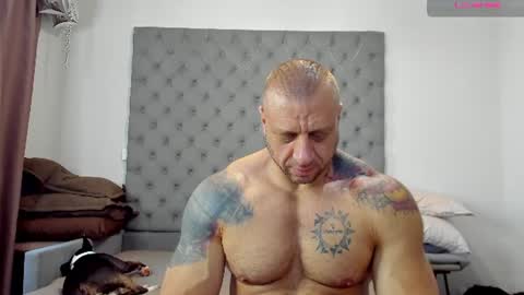 ironhulk22 online show from August 7, 9:51 am