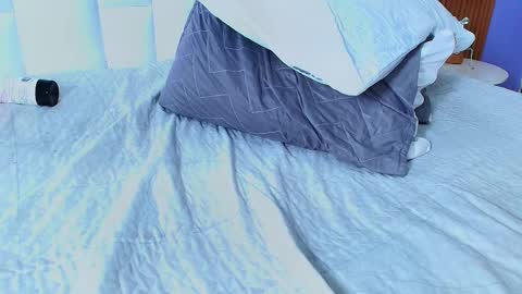 Sandy  online show from February 24, 3:31 pm