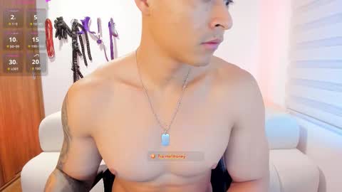 WILL ANDREW online show from March 8, 9:24 am