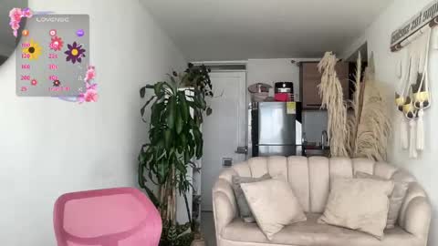 isa__fox_1 online show from May 20, 8:04 pm