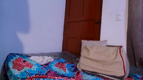 isa__sweet_ online show from June 29, 10:15 am