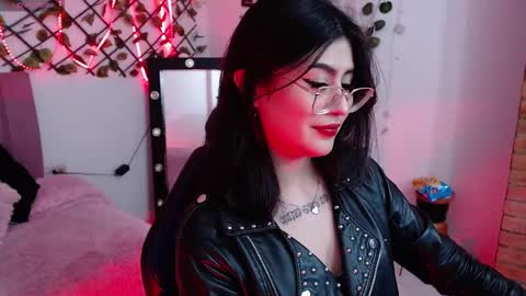 isabela online show from October 17, 3:10 am