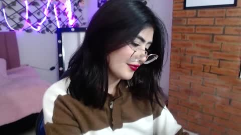 isabela online show from September 24, 1:45 am