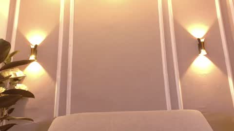 Isabella online show from July 12, 1:03 pm