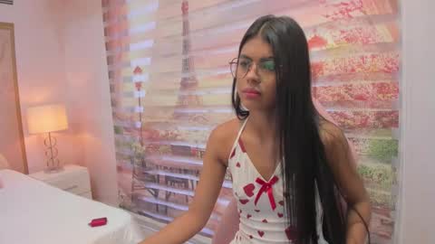    online show from October 5, 11:40 am