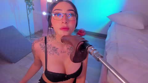 Snapshot of isa_redhair_ chatting on December 18, 7:47 am .... Connection time 900 pm to 500 amRest days Wednesday and Saturday online show from December 18, 7:47 am