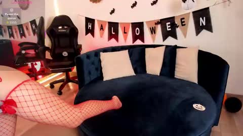 ISA ROUSE  online show from October 7, 2:29 am