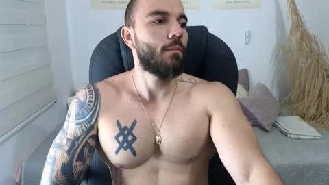 Isaac carter online show from December 3, 12:06 pm