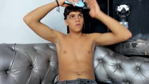 Isaac  online show from November 27, 8:49 pm