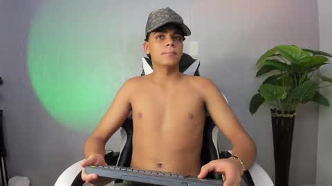 Isaac  online show from December 5, 10:07 pm