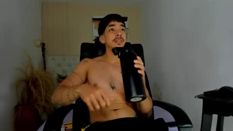 isaac_cryston online show from February 16, 10:19 pm