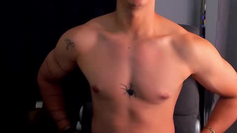 isaac_cryston online show from March 4, 8:16 pm