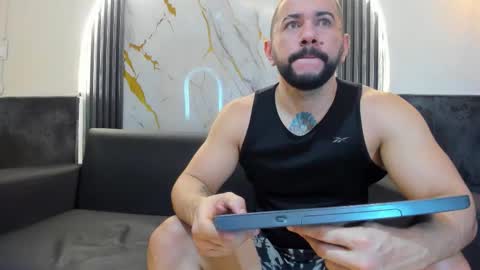 isaac_franko online show from November 16, 9:06 pm