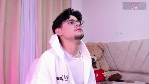 Isaac Saenz. online show from February 16, 8:40 pm