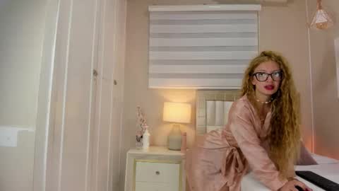 isabela__x online show from March 23, 11:26 am