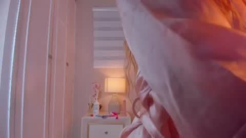 isabela__x online show from July 2, 11:37 am