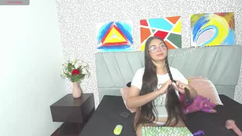 Snapshot of isabela_latingirl chatting on February 24, 12:20 am  isabela online show from February 24, 12:20 am