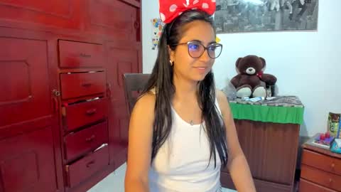 Isabella22 1 online show from January 19, 4:22 am