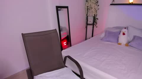 isabella online show from September 16, 5:38 pm