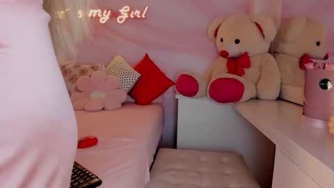 Snapshot of isabella_glam chatting on October 22, 7:59 pm Isabella online show from October 22, 7:59 pm