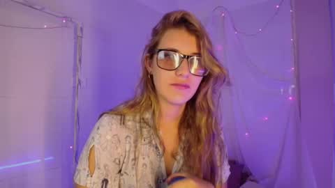 Isabella Rros online show from December 13, 7:53 pm