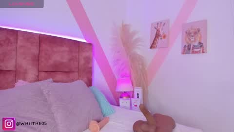 Isabella White online show from September 21, 5:06 pm