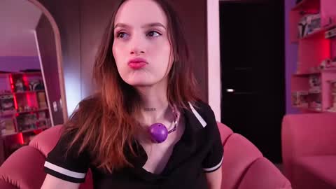 isabellacrz online show from December 3, 5:26 am