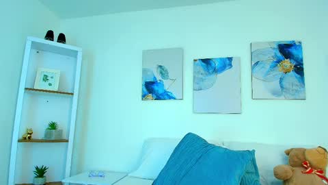 Isabella  online show from April 7, 3:25 pm