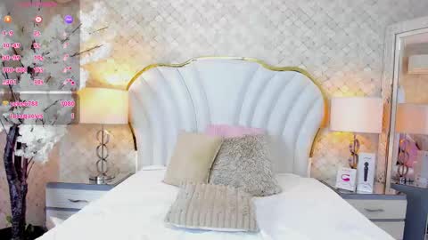 Isabella  online show from November 5, 2:30 pm