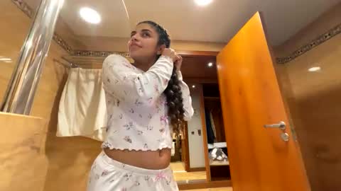 Isabella.. back again  online show from December 19, 5:41 pm