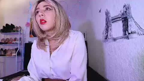 isabelle_sara online show from July 30, 9:59 pm