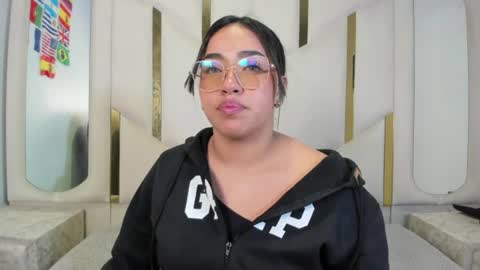 isabellrodriguez18 online show from July 14, 3:33 am