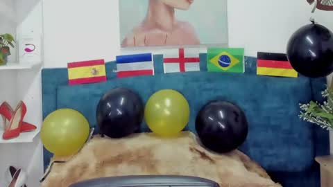 Isabel online show from July 4, 1:15 pm