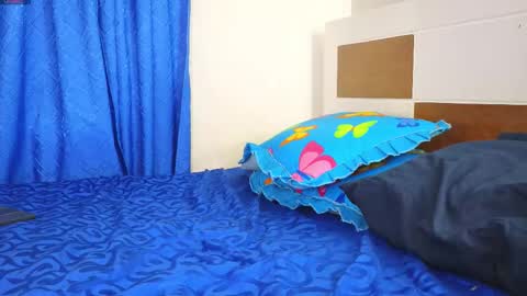 isais hunt online show from December 15, 4:19 am