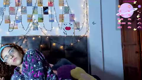 Isabela  online show from February 6, 7:12 am