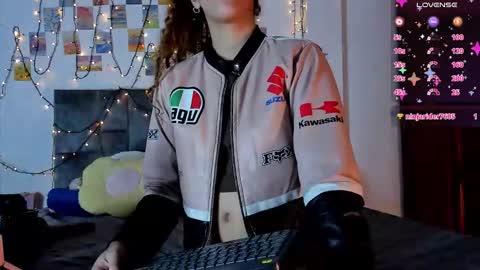 Isabela  online show from February 3, 6:40 am