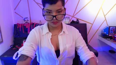 isabela online show from October 4, 12:19 am