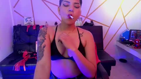 isabela online show from October 1, 5:39 am