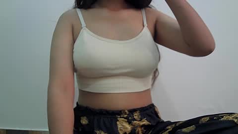 ishika_singh_ online show from July 20, 1:52 am