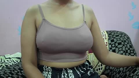 ishika_singh_ online show from July 27, 3:26 am
