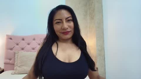 Isis Choi online show from December 18, 7:31 pm