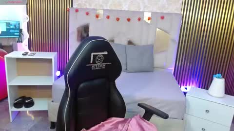 isis_tay1 online show from April 25, 3:30 am