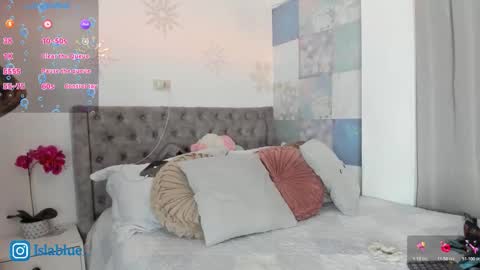 Isla Blue online show from February 10, 2:36 am