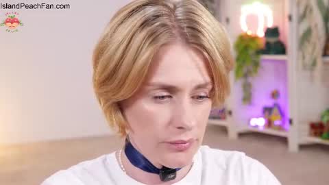 Lou  Peaches online show from June 25, 8:03 pm