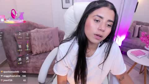 issi_loren online show from October 19, 8:35 pm